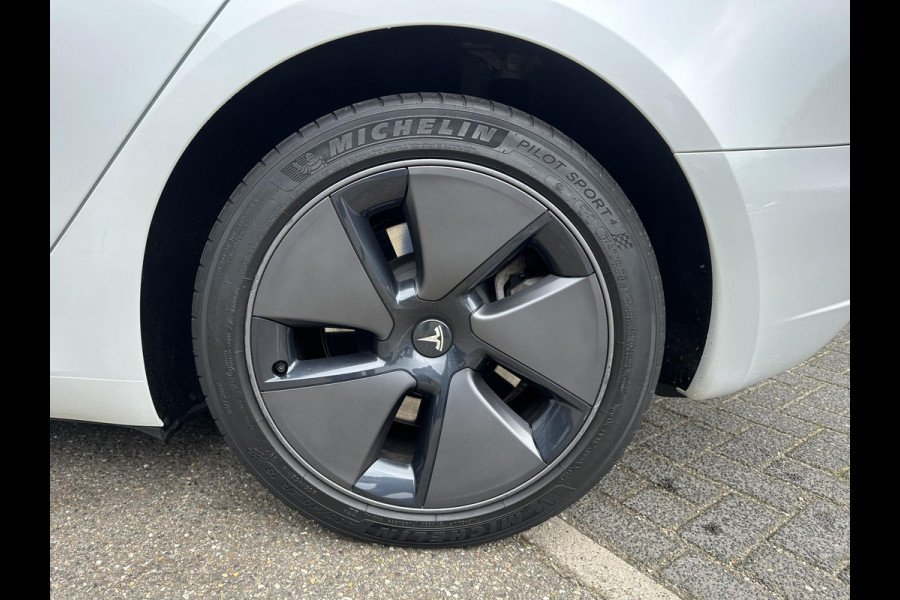 Tesla Model 3 Standard RWD Plus 60 kWh WARMTEPOMP| TESLA GARANTIE VOLLEDIG T/M 06-2027/80.000KM | AANDRIJFLIJN EN ACCU T/M 06-2031/192.000KM| Tesla Model 3 Standard RWD Plus 60 kWh WARMTEPOMP| TESLA GARANTIE VOLLEDIG T/M 06-2027/80.000KM | AANDRIJFLIJN EN ACCU T/M 06-2031/192.000KM|