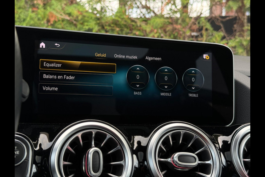 Mercedes-Benz B-Klasse B200 AMG Line Premium Plus