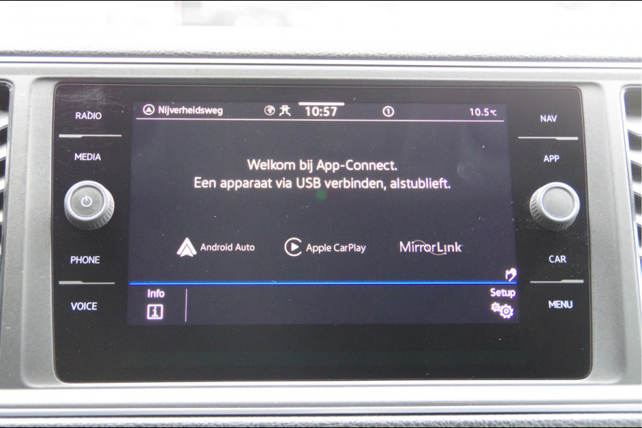 Volkswagen Crafter 35 2.0 TDI L3H2 177PK AUT. LED, TREKHAAK, LEDER, ADAPT. CRUISE, CAMERA, STUUR VERWARMING, VOORRUIT VERWARMING, GLASSLOOK, NL AUT Volkswagen Crafter 35 2.0 TDI L3H2 177PK AUT. LED, TREKHAAK, LEDER, ADAPT. CRUISE, CAMERA, STUUR VERWARMING, VOORRUIT VERWARMING, GLASSLOOK, NL AUT