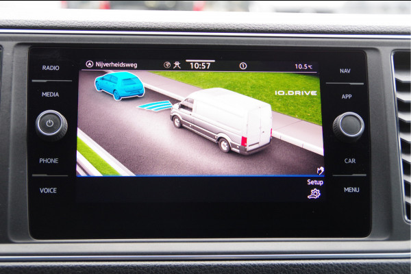 Volkswagen Crafter 35 2.0 TDI L3H2 177PK AUT. LED, TREKHAAK, LEDER, ADAPT. CRUISE, CAMERA, STUUR VERWARMING, VOORRUIT VERWARMING, GLASSLOOK, NL AUT Volkswagen Crafter 35 2.0 TDI L3H2 177PK AUT. LED, TREKHAAK, LEDER, ADAPT. CRUISE, CAMERA, STUUR VERWARMING, VOORRUIT VERWARMING, GLASSLOOK, NL AUT