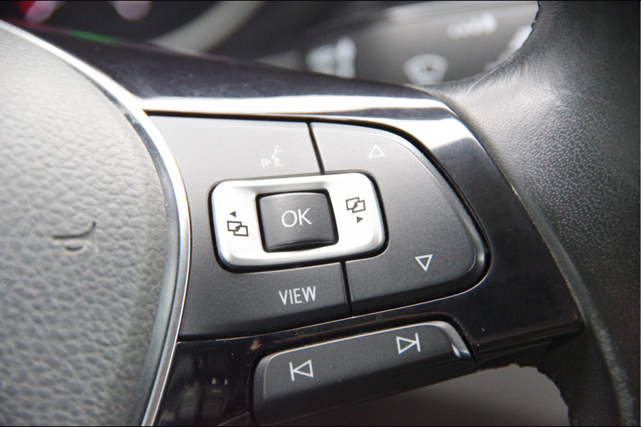 Volkswagen Crafter 35 2.0 TDI L3H2 177PK AUT. LED, TREKHAAK, LEDER, ADAPT. CRUISE, CAMERA, STUUR VERWARMING, VOORRUIT VERWARMING, GLASSLOOK, NL AUT Volkswagen Crafter 35 2.0 TDI L3H2 177PK AUT. LED, TREKHAAK, LEDER, ADAPT. CRUISE, CAMERA, STUUR VERWARMING, VOORRUIT VERWARMING, GLASSLOOK, NL AUT