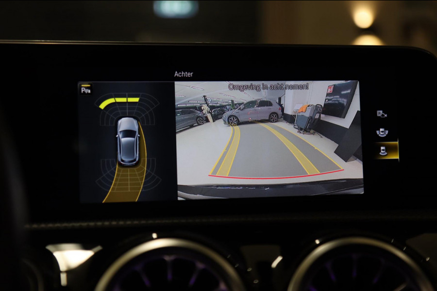 Mercedes-Benz A-Klasse 200 AMG PANO/NAP/MEMORY/KEYLES/BURM/CAM/VOL Mercedes-Benz A-Klasse 200 AMG PANO/NAP/MEMORY/KEYLES/BURM/CAM/VOL