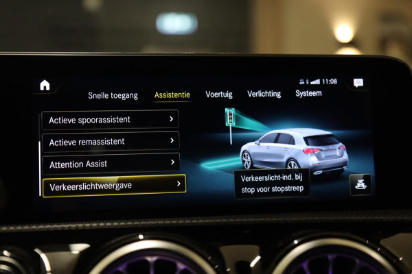 Mercedes-Benz A-Klasse 200 AMG PANO/NAP/MEMORY/KEYLES/BURM/CAM/VOL Mercedes-Benz A-Klasse 200 AMG PANO/NAP/MEMORY/KEYLES/BURM/CAM/VOL