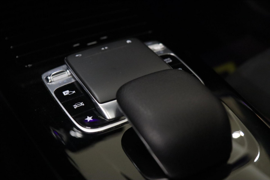 Mercedes-Benz A-Klasse 200 AMG PANO/NAP/MEMORY/KEYLES/BURM/CAM/VOL Mercedes-Benz A-Klasse 200 AMG PANO/NAP/MEMORY/KEYLES/BURM/CAM/VOL