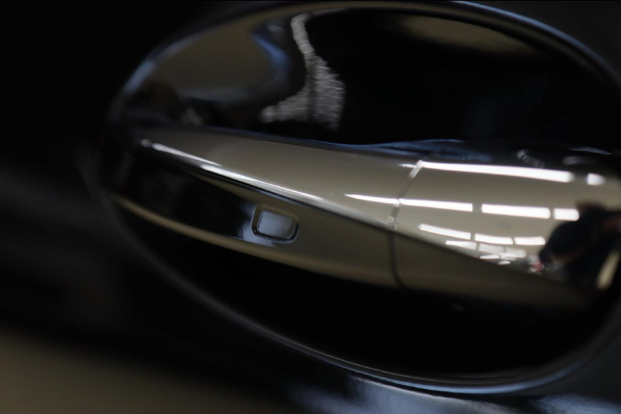 Mercedes-Benz A-Klasse 200 AMG PANO/NAP/MEMORY/KEYLES/BURM/CAM/VOL Mercedes-Benz A-Klasse 200 AMG PANO/NAP/MEMORY/KEYLES/BURM/CAM/VOL