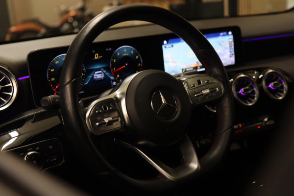 Mercedes-Benz A-Klasse 200 AMG PANO/NAP/MEMORY/KEYLES/BURM/CAM/VOL Mercedes-Benz A-Klasse 200 AMG PANO/NAP/MEMORY/KEYLES/BURM/CAM/VOL