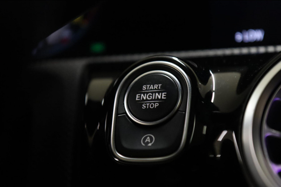 Mercedes-Benz A-Klasse 200 AMG PANO/NAP/MEMORY/KEYLES/BURM/CAM/VOL Mercedes-Benz A-Klasse 200 AMG PANO/NAP/MEMORY/KEYLES/BURM/CAM/VOL