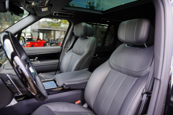 Land Rover Range Rover P 550 E Autobiography 23 Inch Meridian Signature Land Rover Range Rover P 550 E Autobiography 23 Inch Meridian Signature