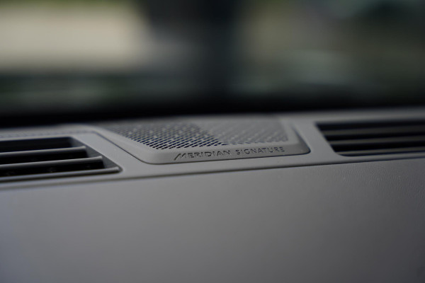 Land Rover Range Rover P 550 E Autobiography 23 Inch Meridian Signature Land Rover Range Rover P 550 E Autobiography 23 Inch Meridian Signature