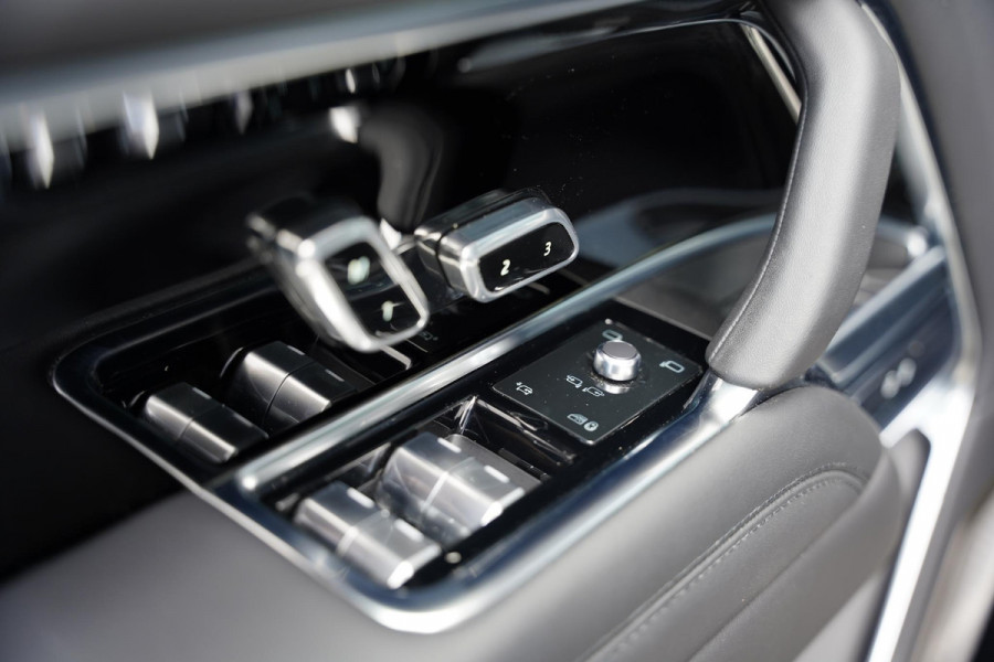 Land Rover Range Rover P 550 E Autobiography 23 Inch Meridian Signature Land Rover Range Rover P 550 E Autobiography 23 Inch Meridian Signature