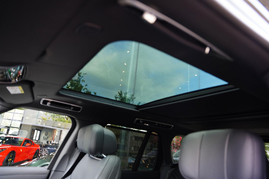 Land Rover Range Rover P 550 E Autobiography 23 Inch Meridian Signature Land Rover Range Rover P 550 E Autobiography 23 Inch Meridian Signature