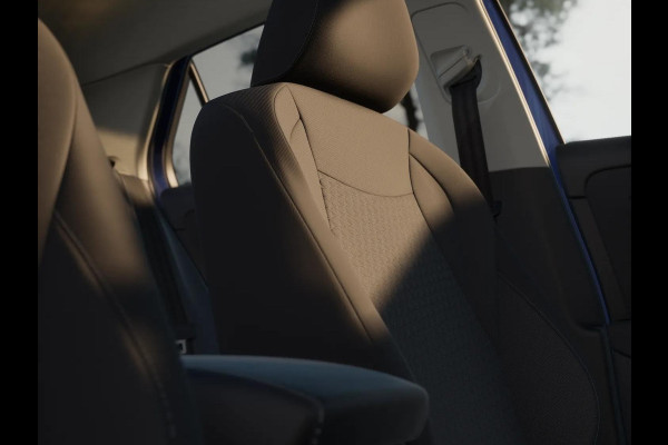 Volkswagen T-Roc Life First Edition 1.5 eTSI 85 kW / 116 PK SUV 7 v | Comfort Pakket | Zwart dak Volkswagen T-Roc Life First Edition 1.5 eTSI 85 kW / 116 PK SUV 7 v | Comfort Pakket | Zwart dak