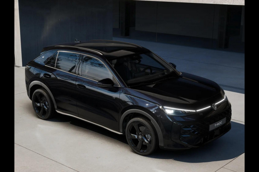 Volkswagen T-Roc R-Line First Edition 1.5 eTSI 110 kW / 150 PK SUV | Interieur Pakket leder 'Varenna' | Black Style Pakket | Panoramaschuif-kanteldak | Trekhaak | Koplampverlichting matrix-led (IQ.LIGHT) | Assistance Pakket | Elek. achterklep Volkswagen T-Roc R-Line First Edition 1.5 eTSI 110 kW / 150 PK SUV | Interieur Pakket leder 'Varenna' | Black Style Pakket | Panoramaschuif-kanteldak | Trekhaak | Koplampverlichting matrix-led (IQ.LIGHT) | Assistance Pakket | Elek. achterklep
