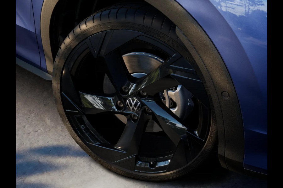 Volkswagen T-Roc R-Line First Edition 1.5 eTSI 110 kW / 150 PK SUV | Panoramaschuif-kanteldak | Assistance Pakket | Trekhaak | Black Style Pakket | Koplampverlichting matrix-led (IQ.LIGHT) | Elek. achterklep | Zwart dak Volkswagen T-Roc R-Line First Edition 1.5 eTSI 110 kW / 150 PK SUV | Panoramaschuif-kanteldak | Assistance Pakket | Trekhaak | Black Style Pakket | Koplampverlichting matrix-led (IQ.LIGHT) | Elek. achterklep | Zwart dak