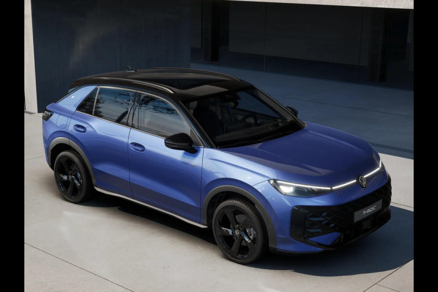 Volkswagen T-Roc R-Line First Edition 1.5 eTSI 110 kW / 150 PK SUV | Panoramaschuif-kanteldak | Assistance Pakket | Trekhaak | Black Style Pakket | Koplampverlichting matrix-led (IQ.LIGHT) | Elek. achterklep | Zwart dak Volkswagen T-Roc R-Line First Edition 1.5 eTSI 110 kW / 150 PK SUV | Panoramaschuif-kanteldak | Assistance Pakket | Trekhaak | Black Style Pakket | Koplampverlichting matrix-led (IQ.LIGHT) | Elek. achterklep | Zwart dak