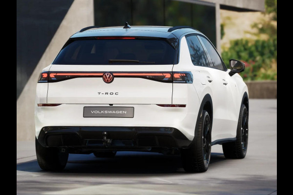 Volkswagen T-Roc R-Line First Edition 1.5 eTSI 110 kW / 150 PK SUV | Panoramaschuif-kanteldak | Assistance Pakket | Trekhaak | Black Style Pakket | Koplampverlichting matrix-led (IQ.LIGHT) | Elek. achterklep | Zwart dak Volkswagen T-Roc R-Line First Edition 1.5 eTSI 110 kW / 150 PK SUV | Panoramaschuif-kanteldak | Assistance Pakket | Trekhaak | Black Style Pakket | Koplampverlichting matrix-led (IQ.LIGHT) | Elek. achterklep | Zwart dak