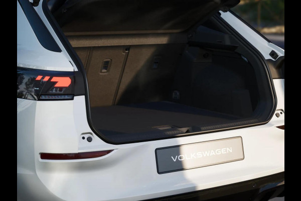 Volkswagen T-Roc R-Line First Edition 1.5 eTSI 110 kW / 150 PK SUV | Panoramaschuif-kanteldak | Assistance Pakket | Trekhaak | Black Style Pakket | Koplampverlichting matrix-led (IQ.LIGHT) | Elek. achterklep | Zwart dak Volkswagen T-Roc R-Line First Edition 1.5 eTSI 110 kW / 150 PK SUV | Panoramaschuif-kanteldak | Assistance Pakket | Trekhaak | Black Style Pakket | Koplampverlichting matrix-led (IQ.LIGHT) | Elek. achterklep | Zwart dak