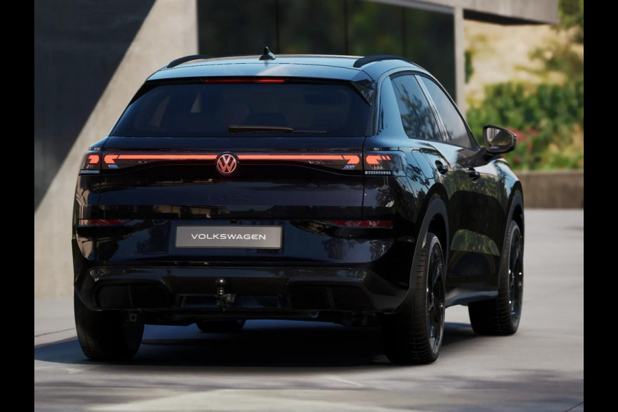 Volkswagen T-Roc R-Line First Edition 1.5 eTSI 110 kW / 150 PK SUV | Interieur Pakket leder 'Varenna' | Black Style Pakket | Panoramaschuif-kanteldak | Trekhaak | Koplampverlichting matrix-led (IQ.LIGHT) | Assistance Pakket | Elek. achterklep Volkswagen T-Roc R-Line First Edition 1.5 eTSI 110 kW / 150 PK SUV | Interieur Pakket leder 'Varenna' | Black Style Pakket | Panoramaschuif-kanteldak | Trekhaak | Koplampverlichting matrix-led (IQ.LIGHT) | Assistance Pakket | Elek. achterklep