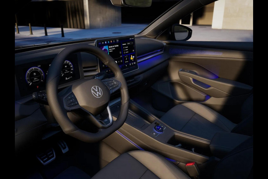 Volkswagen T-Roc R-Line First Edition 1.5 eTSI 110 kW / 150 PK SUV | Interieur Pakket leder 'Varenna' | Black Style Pakket | Panoramaschuif-kanteldak | Trekhaak | Koplampverlichting matrix-led (IQ.LIGHT) | Assistance Pakket | Elek. achterklep Volkswagen T-Roc R-Line First Edition 1.5 eTSI 110 kW / 150 PK SUV | Interieur Pakket leder 'Varenna' | Black Style Pakket | Panoramaschuif-kanteldak | Trekhaak | Koplampverlichting matrix-led (IQ.LIGHT) | Assistance Pakket | Elek. achterklep