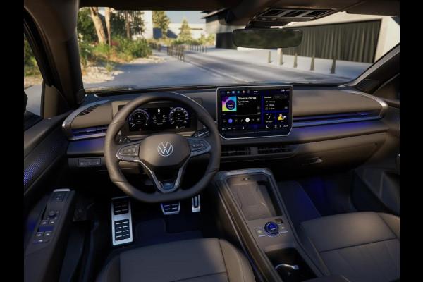 Volkswagen T-Roc R-Line First Edition 1.5 eTSI 110 kW / 150 PK SUV | Interieur Pakket leder 'Varenna' | Black Style Pakket | Panoramaschuif-kanteldak | Trekhaak | Koplampverlichting matrix-led (IQ.LIGHT) | Assistance Pakket | Elek. achterklep Volkswagen T-Roc R-Line First Edition 1.5 eTSI 110 kW / 150 PK SUV | Interieur Pakket leder 'Varenna' | Black Style Pakket | Panoramaschuif-kanteldak | Trekhaak | Koplampverlichting matrix-led (IQ.LIGHT) | Assistance Pakket | Elek. achterklep