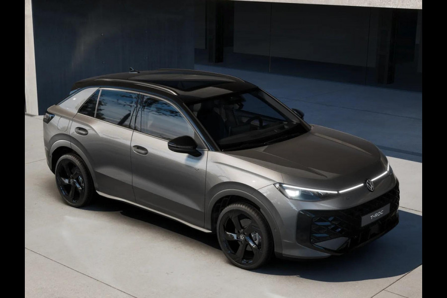 Volkswagen T-Roc R-Line First Edition 1.5 eTSI 110 kW / 150 PK SUV | Panoramaschuif-kanteldak | Assistance Pakket | Trekhaak | Black Style Pakket | Koplampverlichting matrix-led (IQ.LIGHT) | Elek. achterklep | Zwart dak Volkswagen T-Roc R-Line First Edition 1.5 eTSI 110 kW / 150 PK SUV | Panoramaschuif-kanteldak | Assistance Pakket | Trekhaak | Black Style Pakket | Koplampverlichting matrix-led (IQ.LIGHT) | Elek. achterklep | Zwart dak