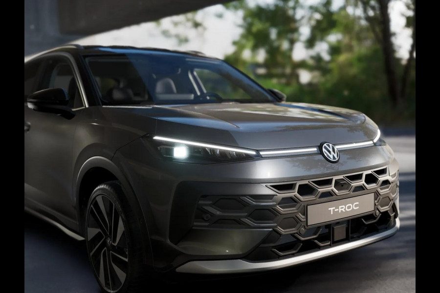 Volkswagen T-Roc Style First Edition 1.5 eTSI 85 kW / 116 PK SUV 7 | Assistance Pakket | Trekhaak | Elek. achterklep |  Velgen 'Vancouver', 19 inch lichtmetaal | Zwart dak