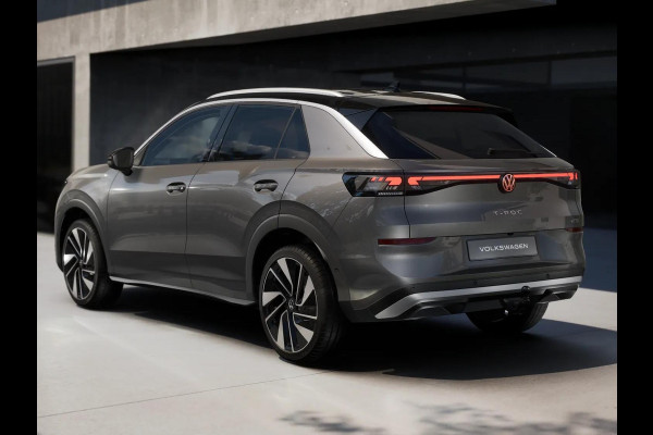 Volkswagen T-Roc Style First Edition 1.5 eTSI 85 kW / 116 PK SUV 7 | Assistance Pakket | Trekhaak | Elek. achterklep |  Velgen 'Vancouver', 19 inch lichtmetaal | Zwart dak