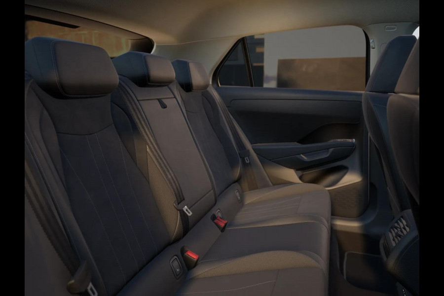 Volkswagen T-Roc Style First Edition 1.5 eTSI 85 kW / 116 PK SUV 7 | Assistance Pakket | Trekhaak | Elek. achterklep |  Velgen 'Vancouver', 19 inch lichtmetaal | Zwart dak