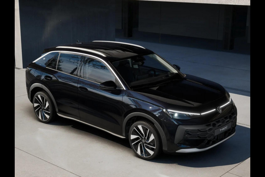 Volkswagen T-Roc Style First Edition 1.5 eTSI 85 kW / 116 PK SUV 7 | Assistance Pakket | Trekhaak | Elek. achterklep |  Velgen 'Vancouver', 19 inch lichtmetaal Volkswagen T-Roc Style First Edition 1.5 eTSI 85 kW / 116 PK SUV 7 | Assistance Pakket | Trekhaak | Elek. achterklep |  Velgen 'Vancouver', 19 inch lichtmetaal