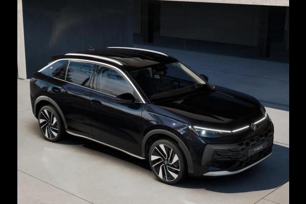 Volkswagen T-Roc Style First Edition 1.5 eTSI 85 kW / 116 PK SUV 7 | Assistance Pakket | Trekhaak | Elek. achterklep |  Velgen 'Vancouver', 19 inch lichtmetaal Volkswagen T-Roc Style First Edition 1.5 eTSI 85 kW / 116 PK SUV 7 | Assistance Pakket | Trekhaak | Elek. achterklep |  Velgen 'Vancouver', 19 inch lichtmetaal