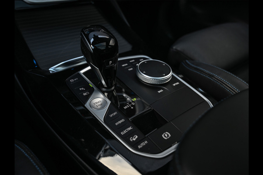BMW X3 xDrive30e HIGH EXECUTIVE | M-SPORT | PERFORMANCE SEATS | FULL-STYLING | PANORAMADAK | HEAD-UP | HARMAN/KARDON | AMBIANCE INTERIE BMW X3 xDrive30e HIGH EXECUTIVE | M-SPORT | PERFORMANCE SEATS | FULL-STYLING | PANORAMADAK | HEAD-UP | HARMAN/KARDON | AMBIANCE INTERIE