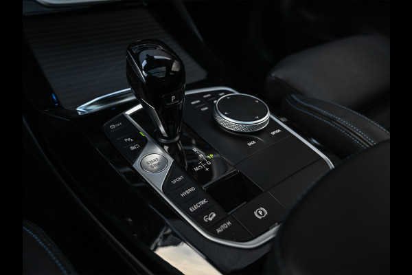 BMW X3 xDrive30e HIGH EXECUTIVE | M-SPORT | PERFORMANCE SEATS | FULL-STYLING | PANORAMADAK | HEAD-UP | HARMAN/KARDON | AMBIANCE INTERIE BMW X3 xDrive30e HIGH EXECUTIVE | M-SPORT | PERFORMANCE SEATS | FULL-STYLING | PANORAMADAK | HEAD-UP | HARMAN/KARDON | AMBIANCE INTERIE