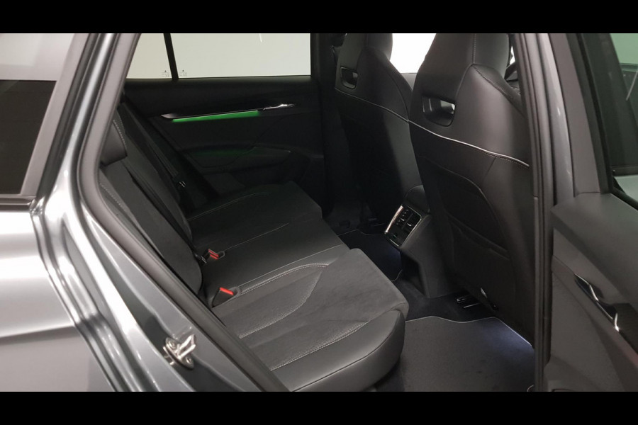 Škoda ENYAQ iV 80 Sportline Navigatie Climate pack LED Extra Getint glas  Lichtmetalen Velgen Škoda ENYAQ iV 80 Sportline Navigatie Climate pack LED Extra Getint glas  Lichtmetalen Velgen