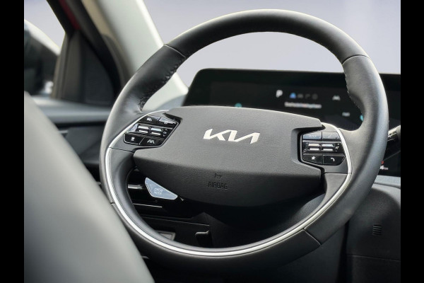 Kia Ev6 Air AUTOMAAT 58 kWh, 1 e eigenaar, SOH 96,3 %, achteruitrijcamera, luxe uitvoering,Origineel Nederlandse auto met nap Kia Ev6 Air AUTOMAAT 58 kWh, 1 e eigenaar, SOH 96,3 %, achteruitrijcamera, luxe uitvoering,Origineel Nederlandse auto met nap