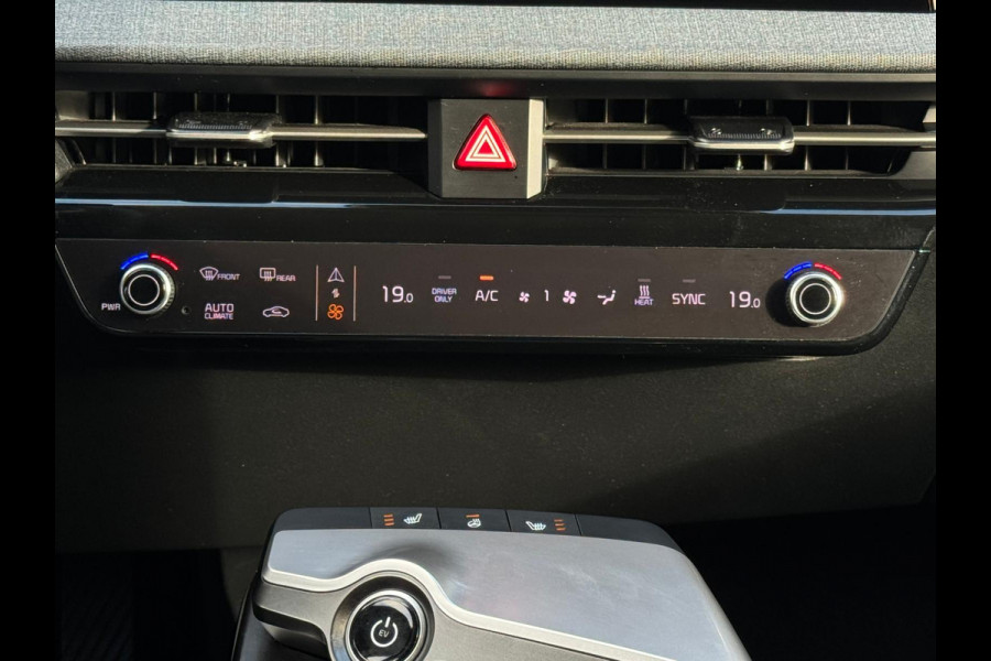 Kia Ev6 Air AUTOMAAT 58 kWh, 1 e eigenaar, SOH 96,3 %, achteruitrijcamera, luxe uitvoering,Origineel Nederlandse auto met nap Kia Ev6 Air AUTOMAAT 58 kWh, 1 e eigenaar, SOH 96,3 %, achteruitrijcamera, luxe uitvoering,Origineel Nederlandse auto met nap