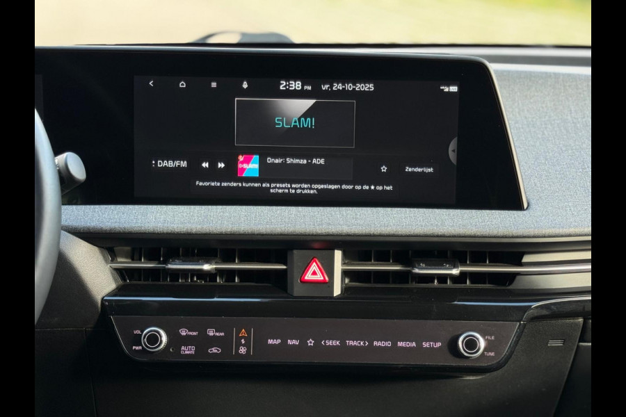 Kia Ev6 Air AUTOMAAT 58 kWh, 1 e eigenaar, SOH 96,3 %, achteruitrijcamera, luxe uitvoering,Origineel Nederlandse auto met nap Kia Ev6 Air AUTOMAAT 58 kWh, 1 e eigenaar, SOH 96,3 %, achteruitrijcamera, luxe uitvoering,Origineel Nederlandse auto met nap