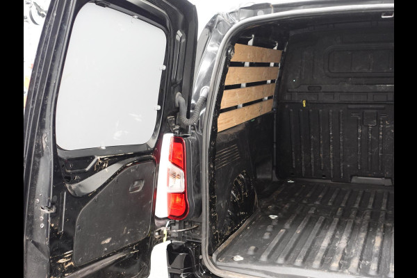 Opel Combo 1.5D L1H1 Edition 3-zits Airco Navigatie  Trekhaak parkeersensoren