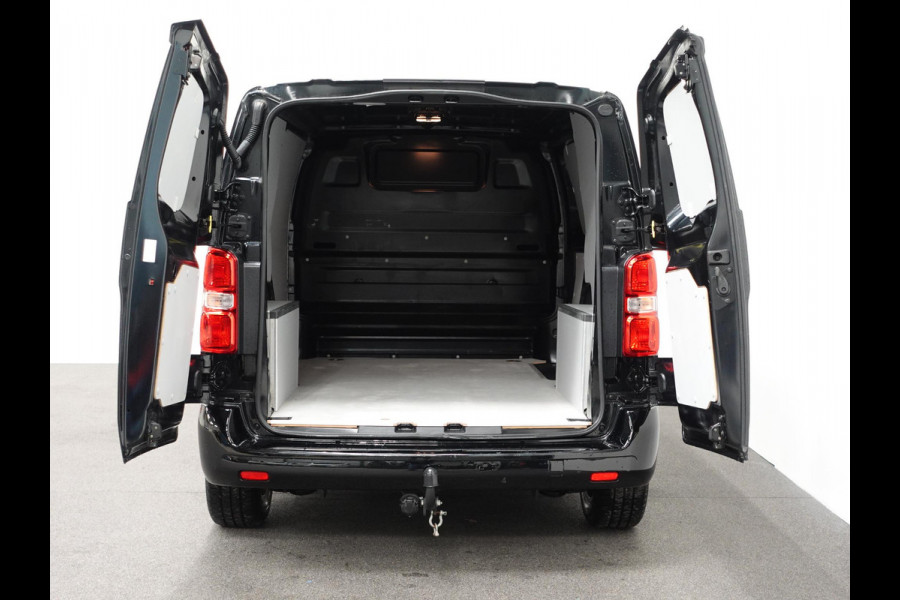 Peugeot Expert 100pk L2H1 Premium Apple Carplay / Android Auto Cruise control Airco DAB+ 3zits Lichtmetalen velgen Peugeot Expert 100pk L2H1 Premium Apple Carplay / Android Auto Cruise control Airco DAB+ 3zits Lichtmetalen velgen