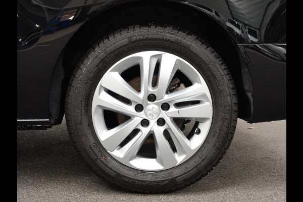 Peugeot Expert 100pk L2H1 Premium Apple Carplay / Android Auto Cruise control Airco DAB+ 3zits Lichtmetalen velgen Peugeot Expert 100pk L2H1 Premium Apple Carplay / Android Auto Cruise control Airco DAB+ 3zits Lichtmetalen velgen