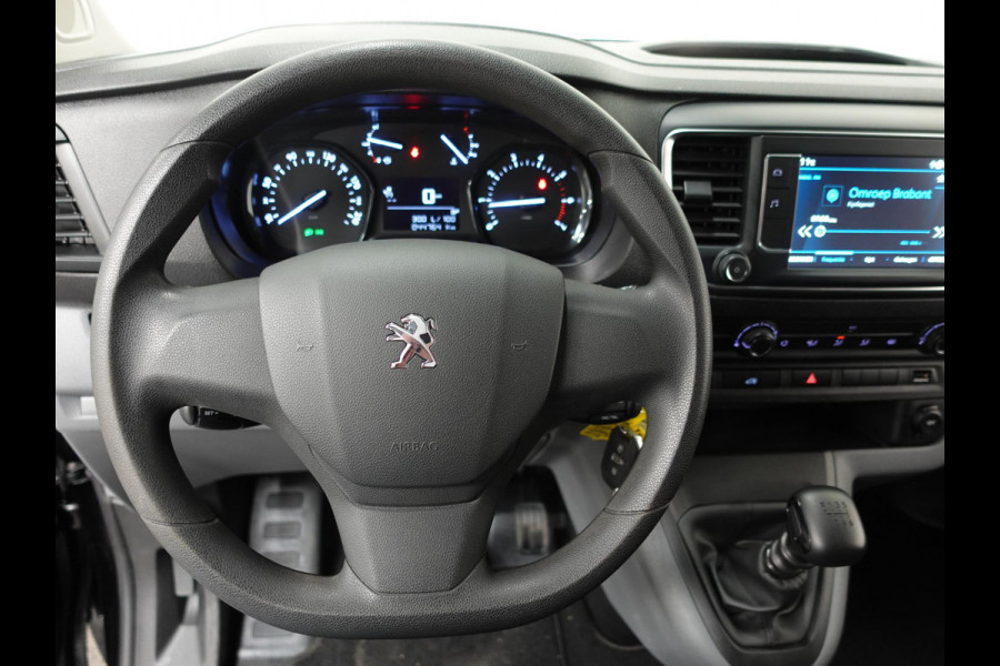 Peugeot Expert 100pk L2H1 Premium Apple Carplay / Android Auto Cruise control Airco DAB+ 3zits Lichtmetalen velgen Peugeot Expert 100pk L2H1 Premium Apple Carplay / Android Auto Cruise control Airco DAB+ 3zits Lichtmetalen velgen