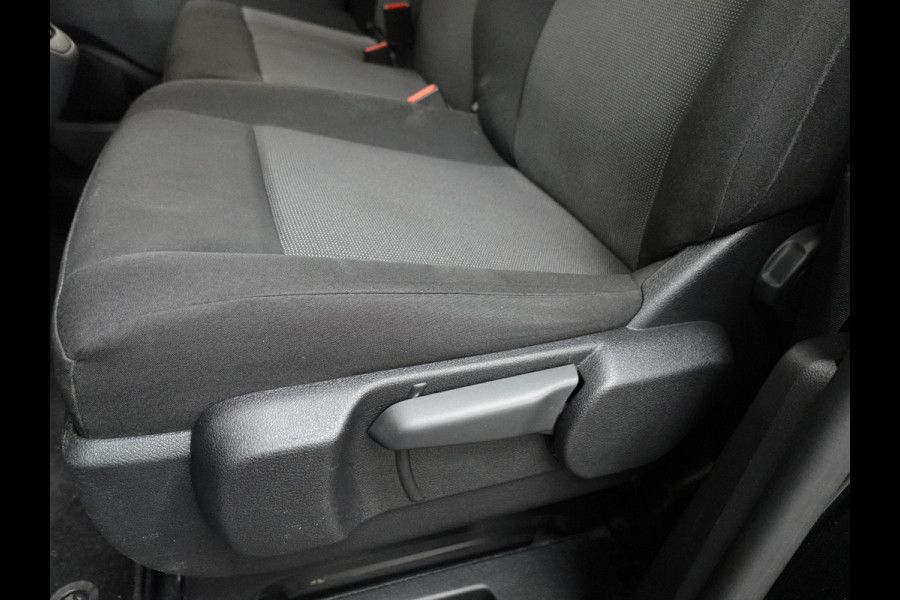 Peugeot Expert 100pk L2H1 Premium Apple Carplay / Android Auto Cruise control Airco DAB+ 3zits Lichtmetalen velgen Peugeot Expert 100pk L2H1 Premium Apple Carplay / Android Auto Cruise control Airco DAB+ 3zits Lichtmetalen velgen