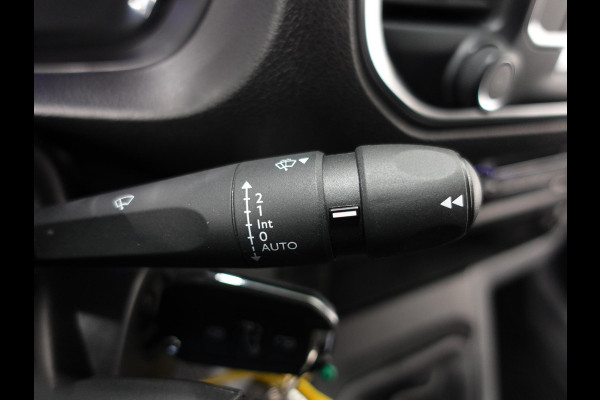 Peugeot Expert 100pk L2H1 Premium Apple Carplay / Android Auto Cruise control Airco DAB+ 3zits Lichtmetalen velgen Peugeot Expert 100pk L2H1 Premium Apple Carplay / Android Auto Cruise control Airco DAB+ 3zits Lichtmetalen velgen