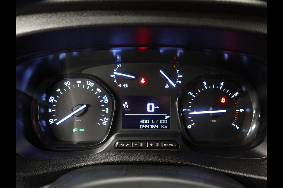 Peugeot Expert 100pk L2H1 Premium Apple Carplay / Android Auto Cruise control Airco DAB+ 3zits Lichtmetalen velgen Peugeot Expert 100pk L2H1 Premium Apple Carplay / Android Auto Cruise control Airco DAB+ 3zits Lichtmetalen velgen