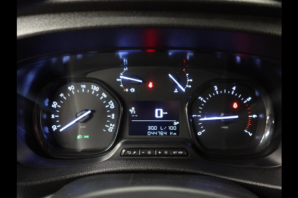 Peugeot Expert 100pk L2H1 Premium Apple Carplay / Android Auto Cruise control Airco DAB+ 3zits Lichtmetalen velgen Peugeot Expert 100pk L2H1 Premium Apple Carplay / Android Auto Cruise control Airco DAB+ 3zits Lichtmetalen velgen