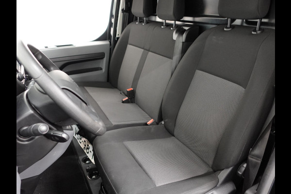 Peugeot Expert 100pk L2H1 Premium Apple Carplay / Android Auto Cruise control Airco DAB+ 3zits Lichtmetalen velgen Peugeot Expert 100pk L2H1 Premium Apple Carplay / Android Auto Cruise control Airco DAB+ 3zits Lichtmetalen velgen