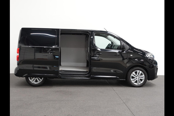 Peugeot Expert 100pk L2H1 Premium Apple Carplay / Android Auto Cruise control Airco DAB+ 3zits Lichtmetalen velgen Peugeot Expert 100pk L2H1 Premium Apple Carplay / Android Auto Cruise control Airco DAB+ 3zits Lichtmetalen velgen