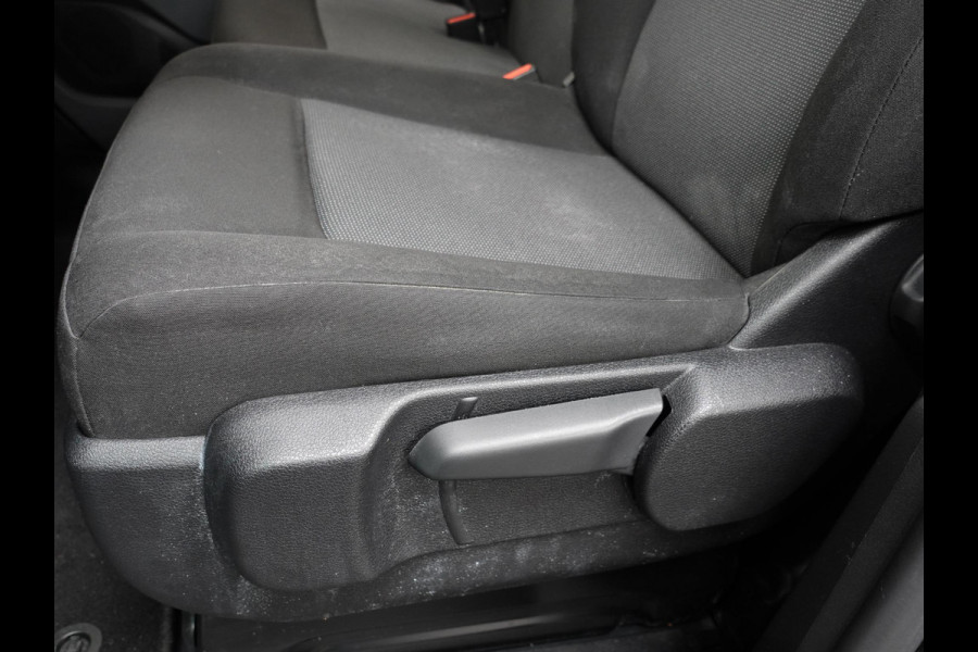 Peugeot Expert 180pk Automaat Long L3 Premium Airco Cruise  Navigatie Carplay Trekhaak 3-Zits Peugeot Expert 180pk Automaat Long L3 Premium Airco Cruise  Navigatie Carplay Trekhaak 3-Zits