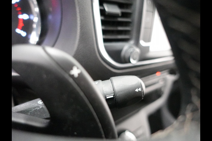 Peugeot Expert 180pk Automaat Long L3 Premium Airco Cruise  Navigatie Carplay Trekhaak 3-Zits Peugeot Expert 180pk Automaat Long L3 Premium Airco Cruise  Navigatie Carplay Trekhaak 3-Zits