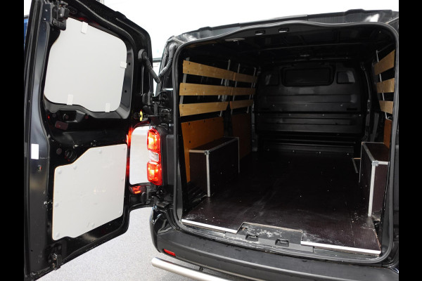 Peugeot Expert 180pk Automaat Long L3 Premium Airco Cruise  Navigatie Carplay Trekhaak 3-Zits Peugeot Expert 180pk Automaat Long L3 Premium Airco Cruise  Navigatie Carplay Trekhaak 3-Zits