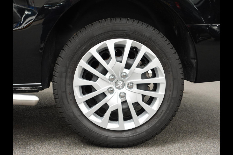 Peugeot Expert 2.0 BlueHDI 145 L3 Automaat Airco Navigatie Cruise Control Trekhaak Carplay Peugeot Expert 2.0 BlueHDI 145 L3 Automaat Airco Navigatie Cruise Control Trekhaak Carplay